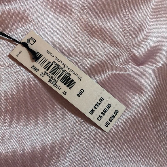 NWOT TEE SHIRT BRA BY VICTORIA’S SECRET - Picture 3 of 7